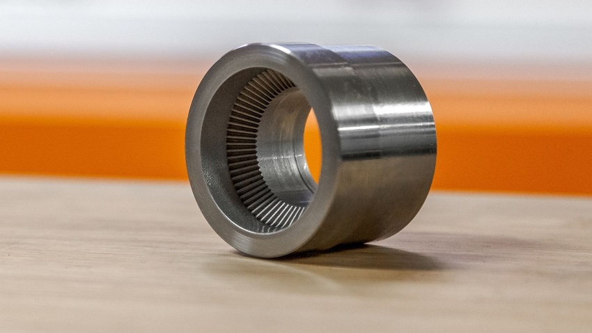 Hibrid és elektromos autóalkatrészek gyártása a SAVARIA IPARTECHNIKA Kft-nél