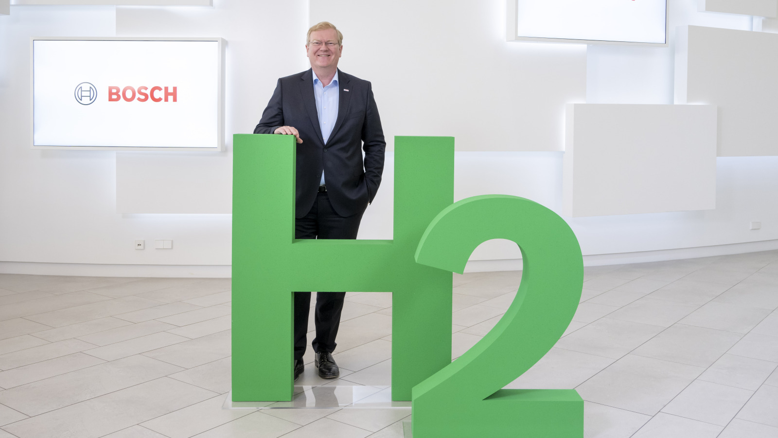 Irány a hidrogénkorszak: a Bosch megkezdte az üzemanyagcellák sorozatgyártását