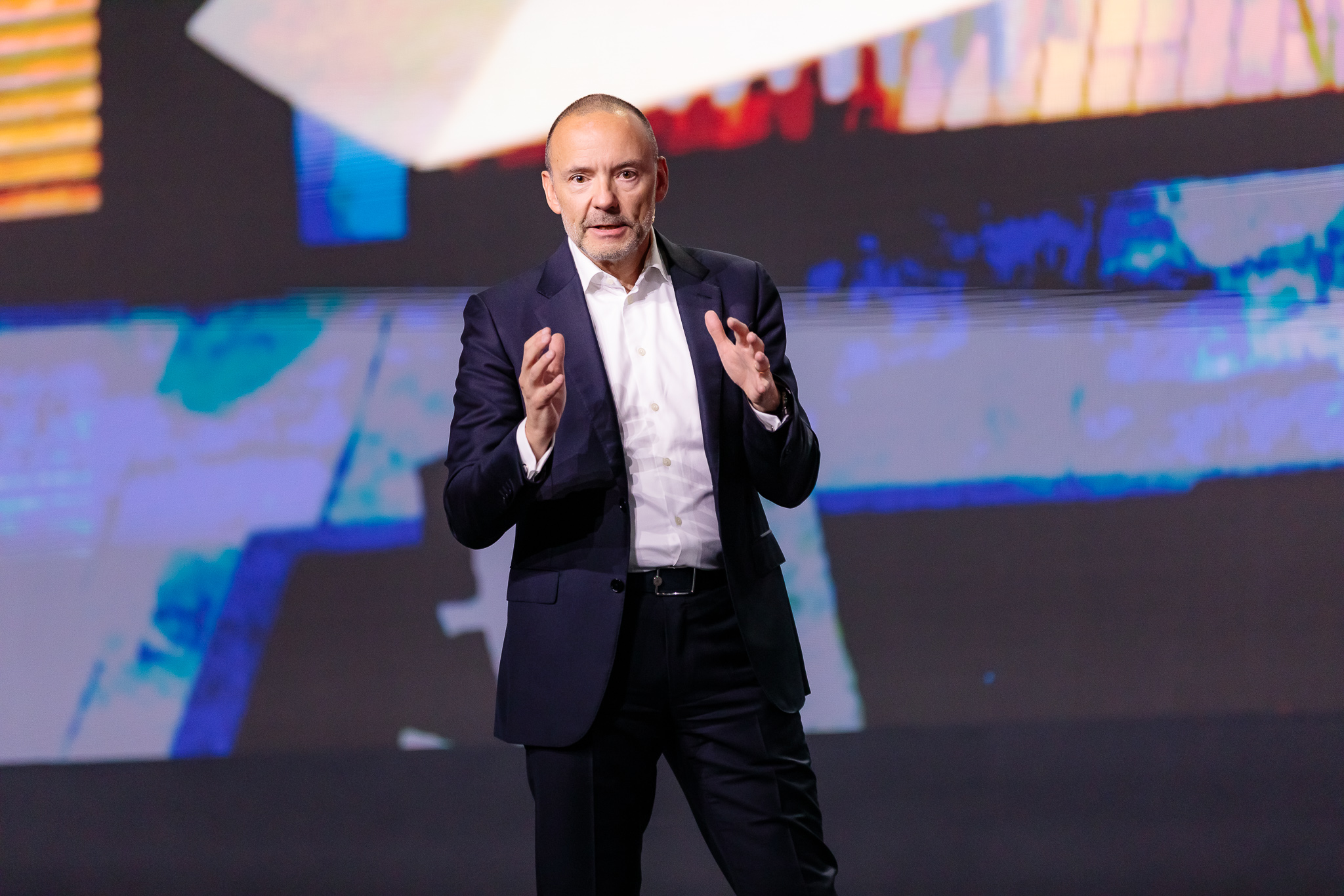 Új innovációkat és együttműködéseket jelentett be párizsi rendezvényén a Schneider Electric