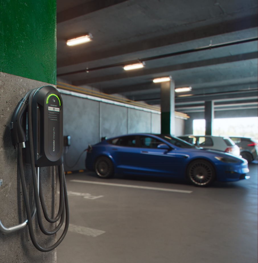 Hatékony töltési megoldással támogatja az elektromobilitás terjedését a Schneider Electric