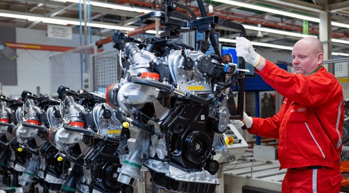 10 millió négyhengeres benzinmotor jubileuma Győrben