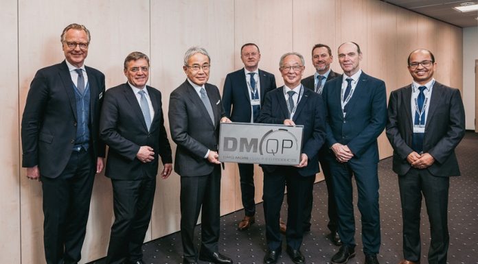 Együttműködés a „Jövő gyáráért” – A Mitutoyo a DMG MORI Qualified Products (DMQP) partnerévé vált